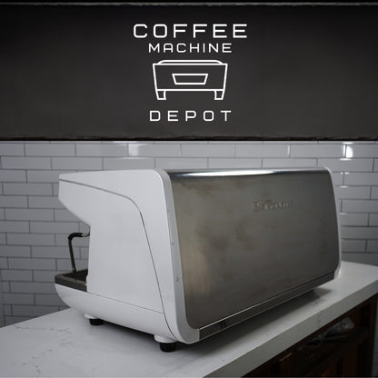 Nouva Simonelli - Appia Life XT - 3 Group AV - Commercial Espresso Machine