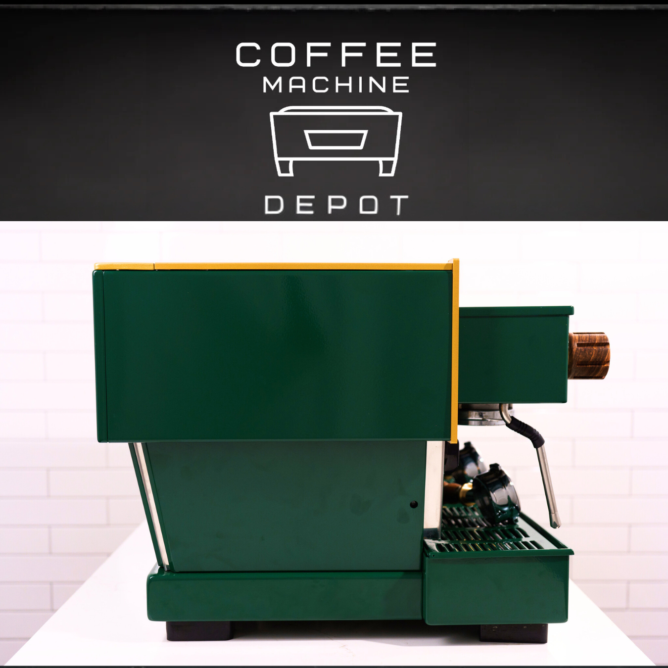 La Marzocco Linea Classic AV 3 group Custom Hunter Green, Walnut & Brass